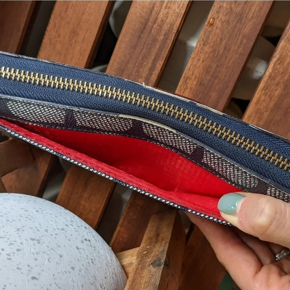 KATE SPADE Neda Pebbled Ace of  Spades Zippy Wallet - Picture 9 of 13